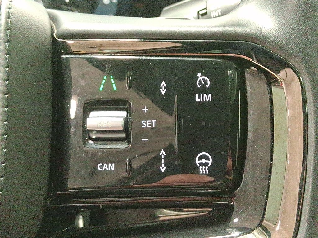 Used 2025 Land Rover Range Rover Velar Dynamic SE AWD/4WD image 30
