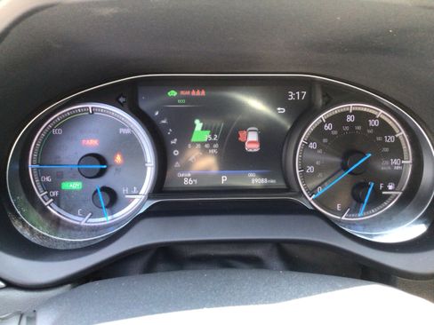 Used 2022 Toyota Venza XLE AWD/4WD image 15