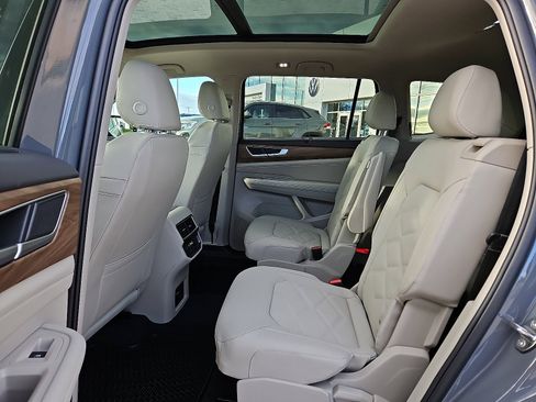 New 2026 Volkswagen Atlas SE image 12