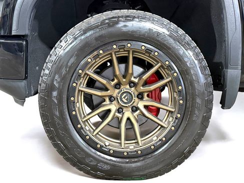 Used 2019 GMC Sierra 1500 AT4 w/ AT4 Premium Package image 11