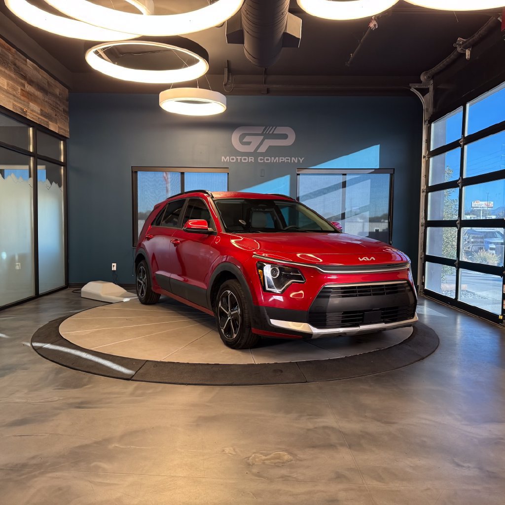 Used 2024 Kia Niro EX FWD image 1