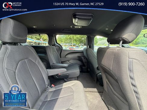 Used 2019 Chrysler Pacifica Touring Plus w/ S Appearance Package FWD image 33