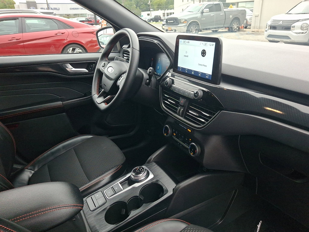 Used 2025 Ford Escape ST-Line FWD image 12