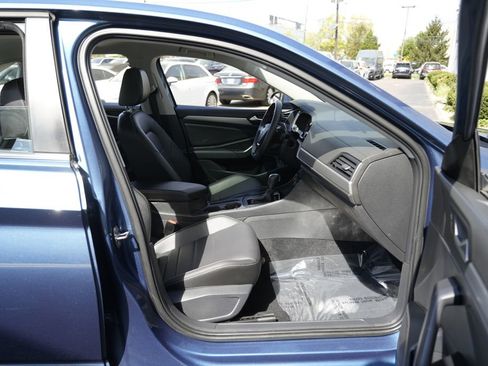 Used 2021 Volkswagen Jetta SE w/ SE Cold Weather Package FWD image 31