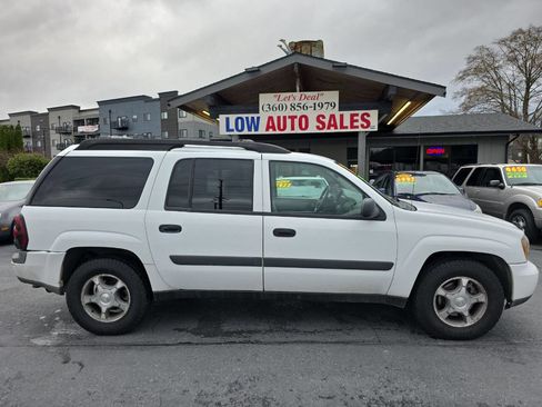 Used 2005 Chevrolet TrailBlazer EXT LS w/ LS Preferred Equipment Group image 2