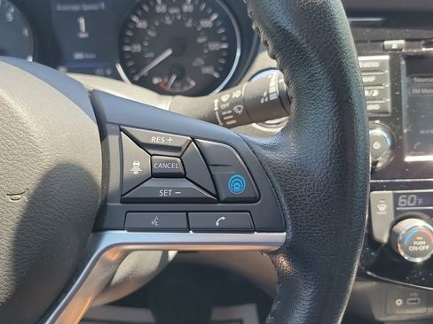 Used 2022 Nissan Rogue Sport SL FWD image 21