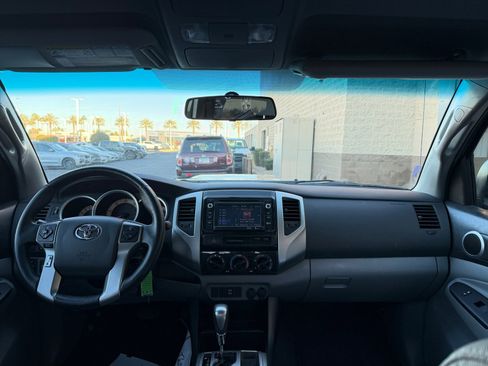Used 2015 Toyota Tacoma PreRunner image 20