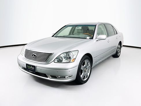 Used 2005 Lexus LS 430 RWD image 3