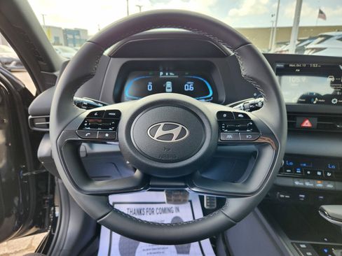 New 2025 Hyundai Elantra Sport image 30