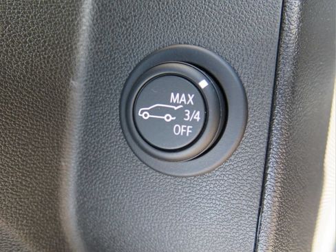 Used 2023 Chevrolet Equinox LT FWD image 12