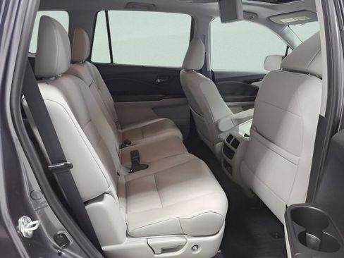 Certified 2022 Honda Pilot Touring image 15