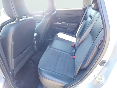 Used 2025 Mitsubishi Outlander Sport AWD image 30