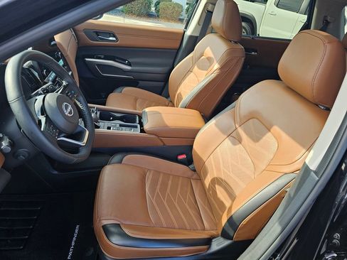 Certified 2024 Nissan Pathfinder Platinum w/ Cargo Package image 19