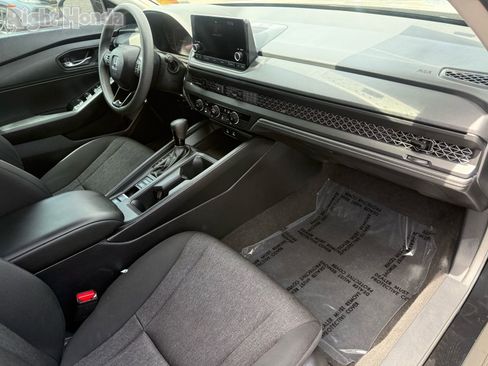 Used 2023 Honda Accord LX image 30