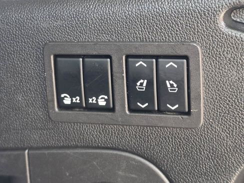 Used 2016 GMC Yukon XL Denali AWD/4WD image 18