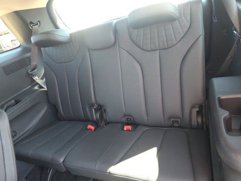 Used 2025 Hyundai Palisade Limited image 11