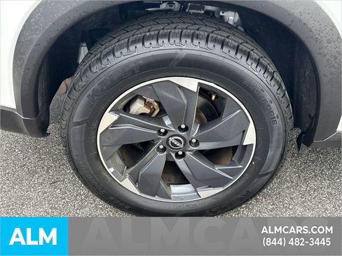 Used 2025 Nissan Rogue SV FWD image 21