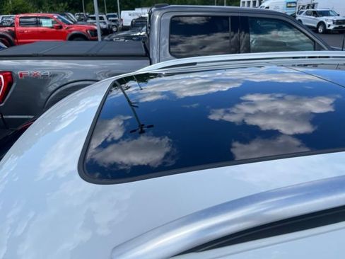 Used 2021 Volkswagen Tiguan SEL w/ 3rd Row Seat Package AWD/4WD image 6