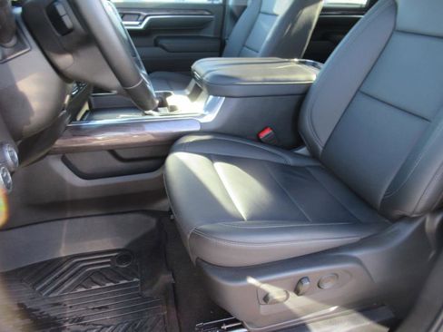 Used 2024 Chevrolet Silverado 2500 LTZ w/ LTZ Plus Package image 17