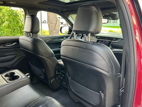 Certified 2024 Jeep Grand Cherokee Altitude image 40