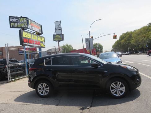 Used 2019 Kia Sportage LX w/ LX Popular Package AWD/4WD image 9