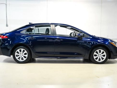 Used 2022 Toyota Corolla LE image 7