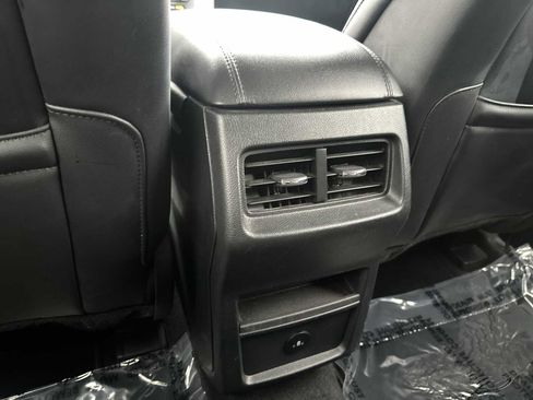 Used 2024 Ford Edge SEL image 20