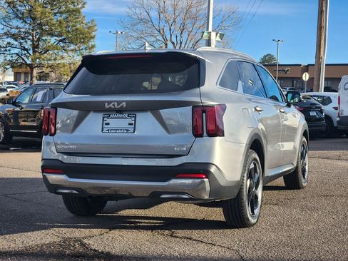 Certified 2025 Kia Sorento EX image 5
