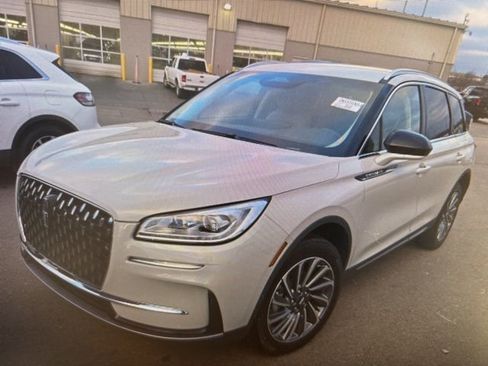 Used 2023 Lincoln Corsair Reserve image 10