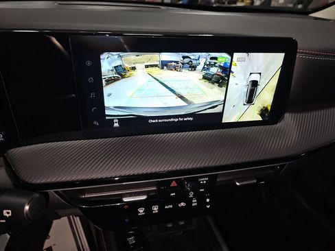 Used 2025 Nissan Kicks SR image 36