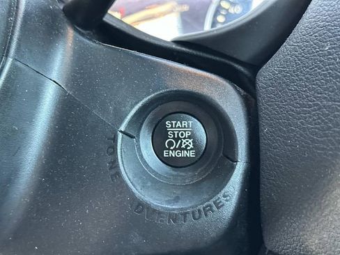 Used 2017 Jeep Renegade Altitude image 26