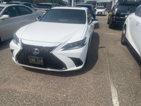 Used 2023 Lexus ES 350 F Sport w/ Accessory Package (Z2) FWD image 6