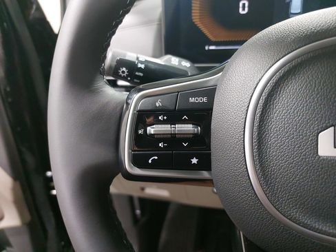 New 2026 Kia Carnival LXS image 18