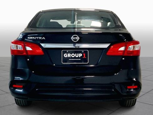 Used 2017 Nissan Sentra S image 5