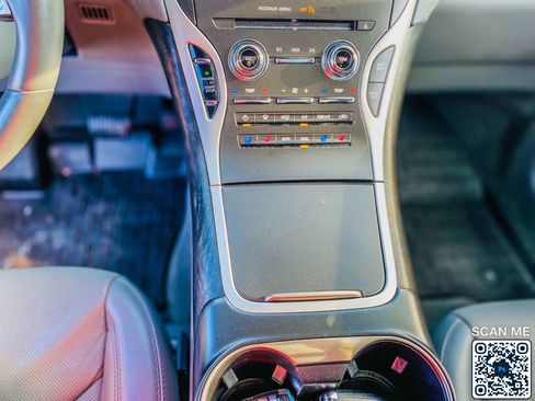 Used 2020 Lincoln Nautilus Reserve image 23