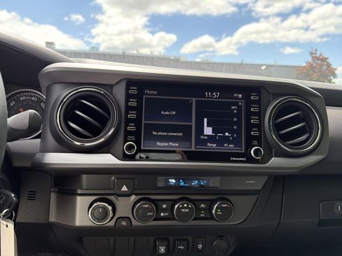 Used 2021 Toyota Tacoma TRD Sport AWD/4WD image 9