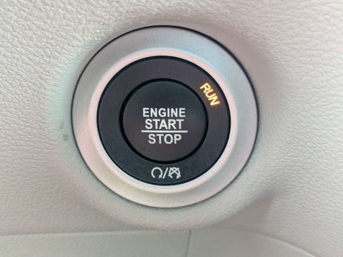 Used 2023 Chrysler Voyager LX FWD image 33
