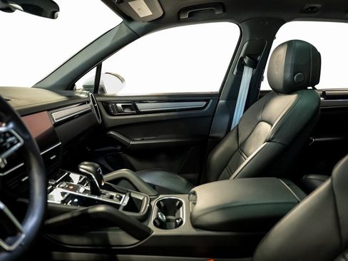 Used 2022 Porsche Cayenne S Platinum image 60