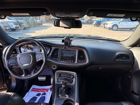 Used 2016 Dodge Challenger SXT Plus image 12