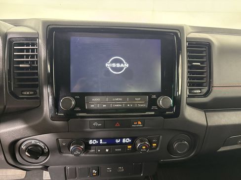 Used 2024 Nissan Frontier PRO-4X w/ Technology Package AWD/4WD image 16