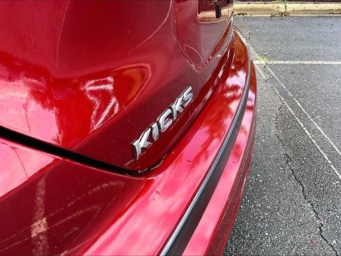 Used 2022 Nissan Kicks SV FWD image 24