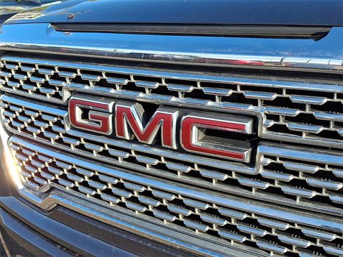 Certified 2021 GMC Sierra 1500 Denali image 4