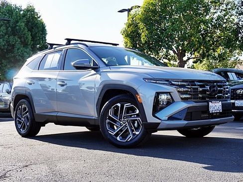 Certified 2025 Hyundai Tucson Limited AWD/4WD image 2