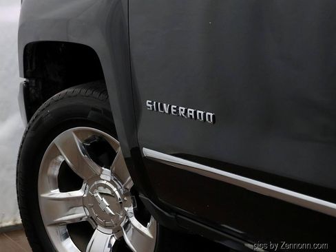 Used 2017 Chevrolet Silverado 1500 LTZ Z71 w/ LTZ Plus Package AWD/4WD image 10
