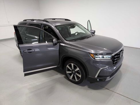 Certified 2025 Honda Pilot Touring image 16