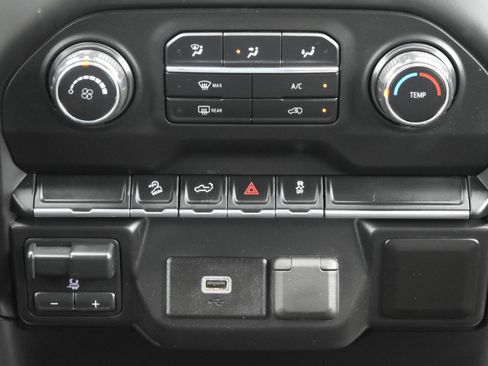 Used 2019 Chevrolet Silverado 1500 Custom Trail Boss w/ Custom Convenience Package AWD/4WD image 20