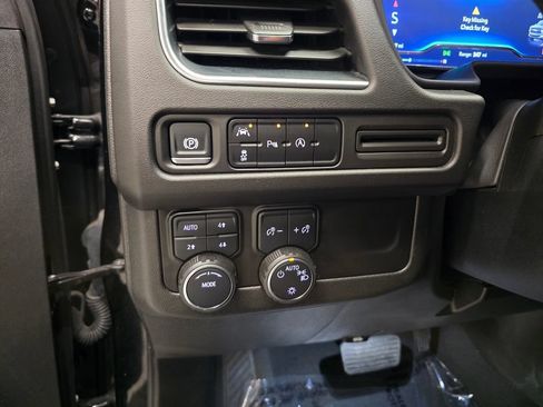 Used 2024 Chevrolet Tahoe LT AWD/4WD image 28