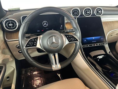 Used 2024 Mercedes-Benz GLC 300 GLC 300 image 25