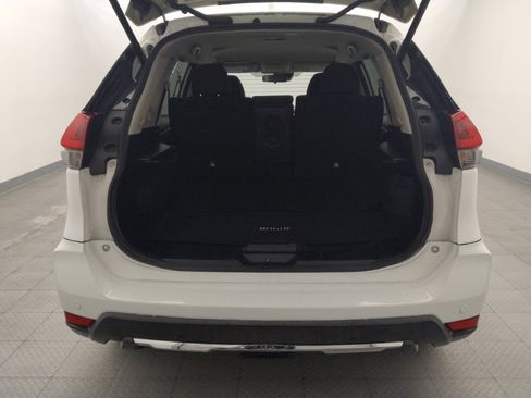 Used 2020 Nissan Rogue SV image 29