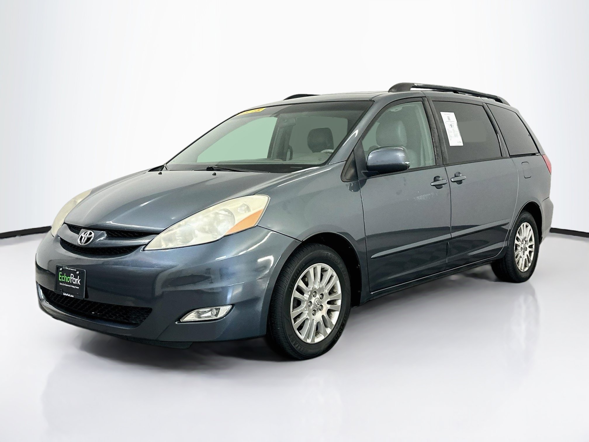 Used 2007 Toyota Sienna XLE FWD image 3